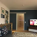 Sky 2 Room Comfort Apartment Lindenhof
