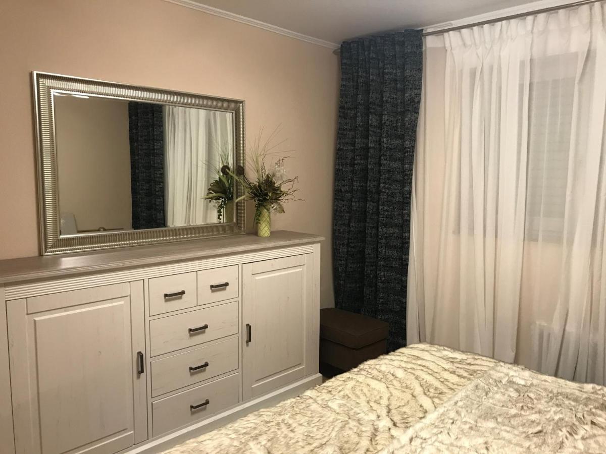 Sky 2 Comfort Lindenhof Apartment *